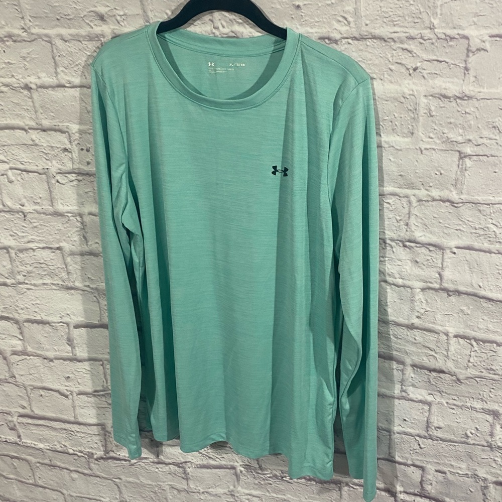 Under Armour Women’s Long Sleeve Athletic Top